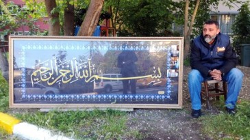 Tablo hediye etmek için Cumhurbaşkanın yolunu gözlüyor