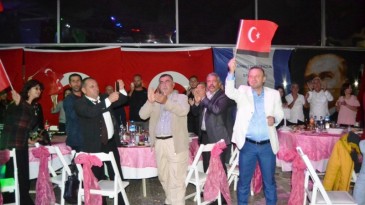 Ayvalık’ta Armutçuk Gençlikspor’un coşkulu dayanışma gecesi