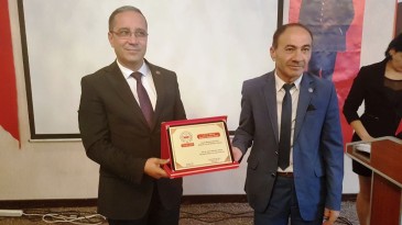 Ayvalık Belediye Başkanı Rahmi Gençer’e bir ödül daha