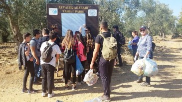 Ayvalıklı denizciler doğa için yürüdü