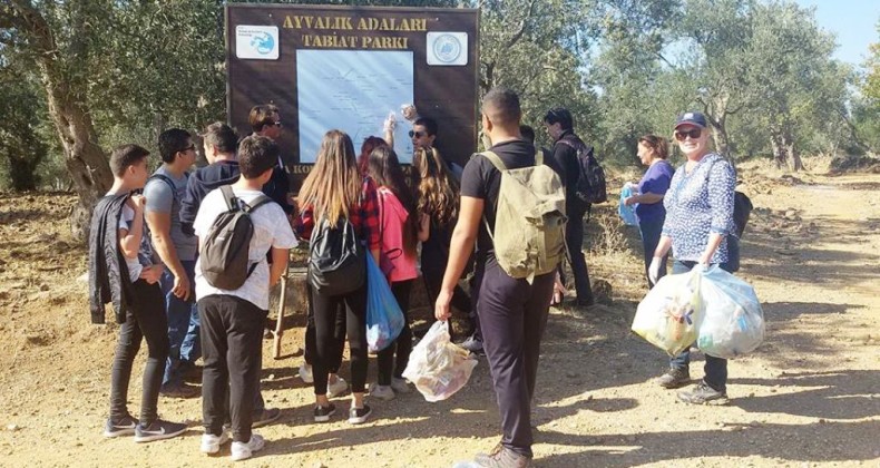 Ayvalıklı denizciler doğa için yürüdü