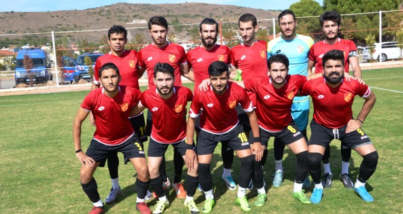 Lider Küçükköyspor’a rakip dayanmıyor