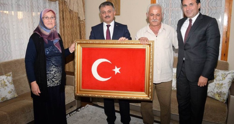 BALIKESİR VALİSİ YAZICI AYVALIK’TA TAM GÜN MESAİ YAPTI