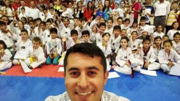 Ayvalık’ta taekwondo kuşak sınavı