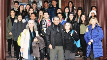 Ayvalık Güzel Sanatlar öğrencileri, İstanbul Sanat Bienali’ni gezdi