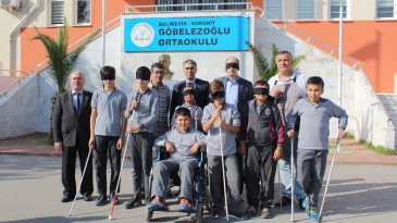 Öğrencilere uygulamalı engelli farkındalığı eğitimi