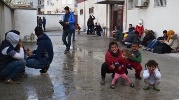 Ayvalık’ta 50 göçmen ve 6 organizatör yakalandı