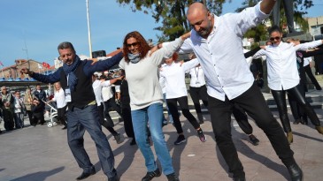 Ege’nin iki yakası halk danslarıyla Ayvalık’ta buluştu