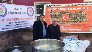 Ayvalık’ta Eğitim Bir-Sen temsilciliği şehit öğretmenleri unutmadı