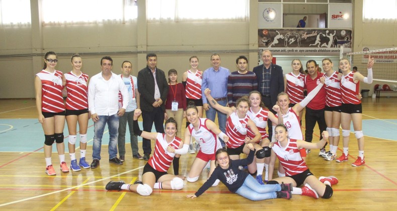Ayvalıklı filenin sultanları tutulmuyor. 3-0.