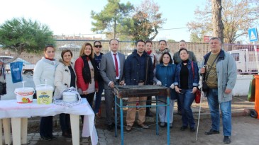 Okul Aile Birliği sucuk ekmek etkinliğiyle kışa ‘merhaba’ dediler