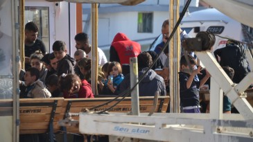 Ayvalık’ta 39 göçmen ve 1 organizatör yakalandı