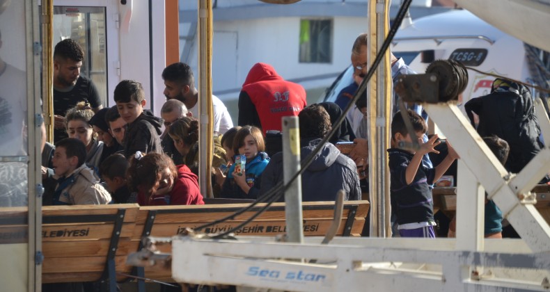 Ayvalık’ta 39 göçmen ve 1 organizatör yakalandı