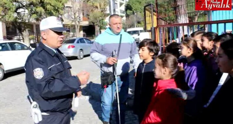 AYVALIK’TA ÖĞRENCİLERE KURAL TANIMAYAN SÜRÜCÜLERDEN KORUMA EĞİTİMİ “Video Haber”