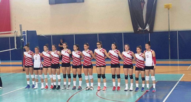 Ayvalıkgücü voleybolda pupa yelken gidiyor