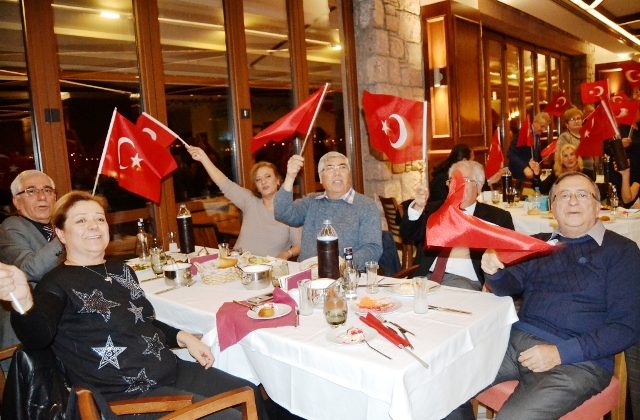 Mesut Duran Korosu’ndan 2017’ye konserli yemekle veda
