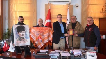 Ayvalıklı devecilerden Başkan Gençer’e anlamlı teşekkür