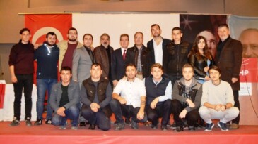 Ayvalık CHP Gençlik Kollarına yeni yönetim
