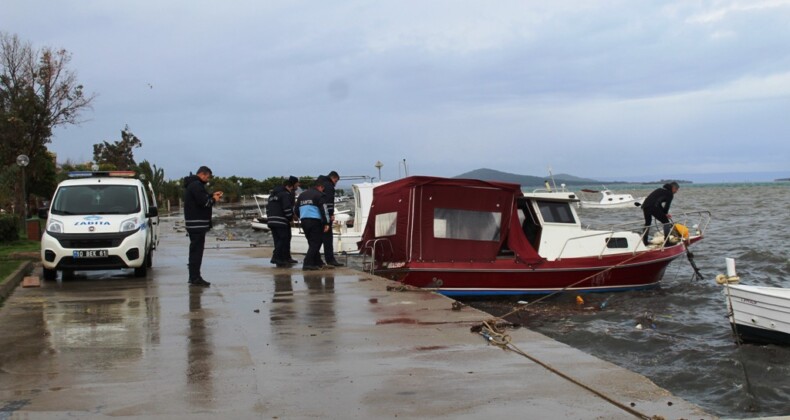 Ayvalık’ta şiddetli Günbatısı-Karayel rüzgarları hayatı olumsuz etkiledi