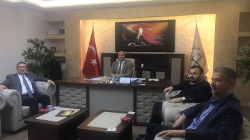 Aydınlıoğlu’dan Ayvalık İlçe Milli Eğitim Müdürlüğü’ne ziyaret