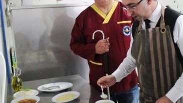 Havran Kaymakamı Aydın geleneksel Türk Mutfağı için mutfağa girdi