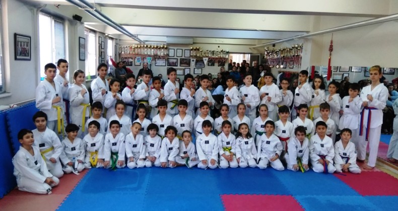 Ayvalık Spor Kulübü Taekwondo branşı kuşak sınavı yapıldı