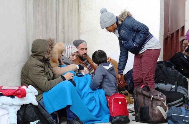 Ayvalık’ta 50 göçmen yakalandı