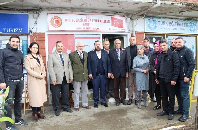 Ayvalık Ak Parti’den gazilere anlamlı ziyaret