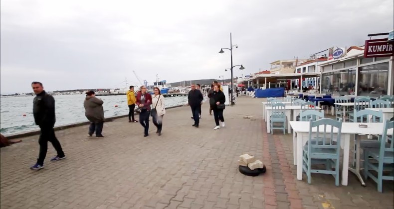 Cunda sevgisi dinmiyor