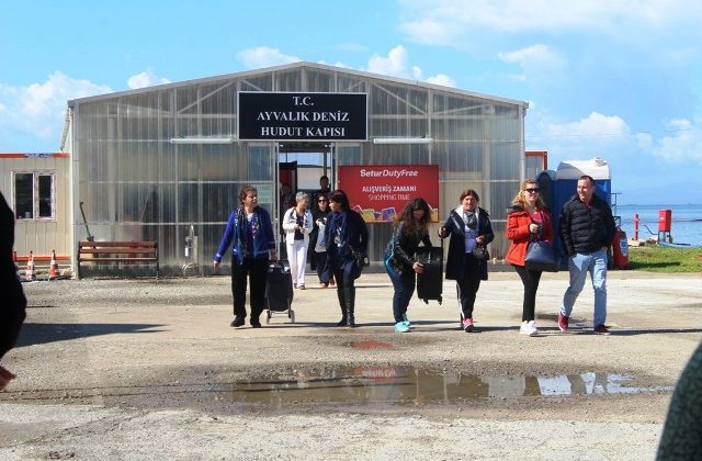 Yunan basınının savaş çığırtkanlığı Midilli-Ayvalık köprüsünü zayıflattı