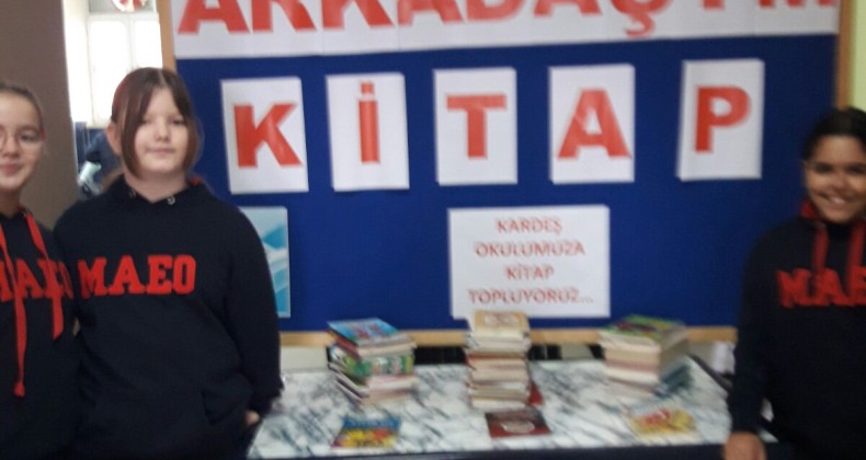 Okuyorlar, paylaşıyorlar