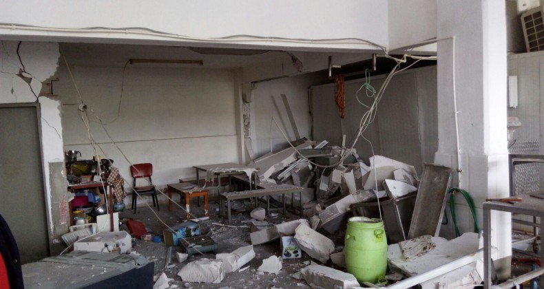 Ayvalık’ta gaz sıkışması sonucunda yaşanılan patlamada 1 kişi yaralandı