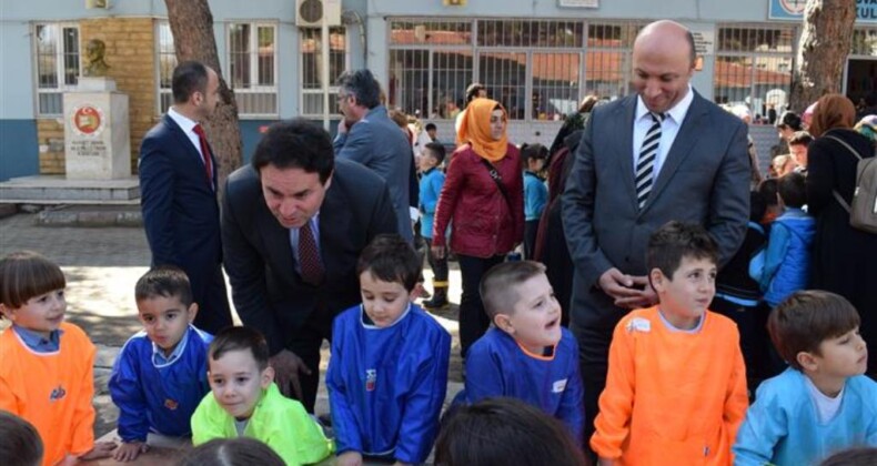 Ayvalık’ta, “İletişim Özel, Gelecek Güzel” Projesi start alıyor