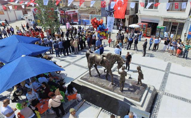 DR FAZIL DOĞAN MEYDANI YENİLENEN YÜZÜYLE HALKIN HİZMETİNDE