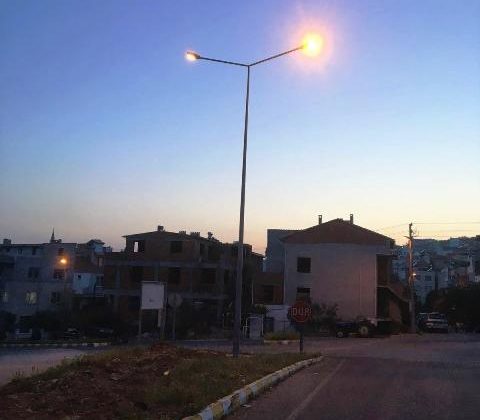 Hastane ile Yenimahalle arasındaki yol ışıklandırıldı