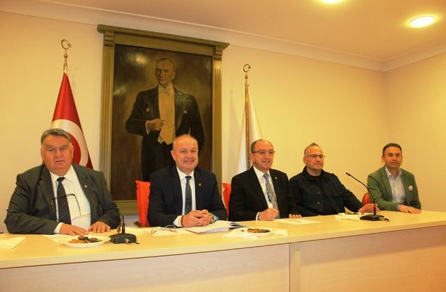 Ayvalık’ta ATO yönetiminden duygusal veda