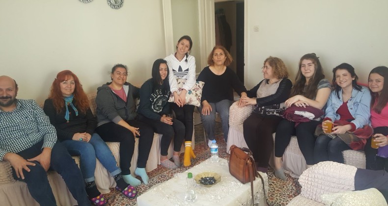 Ayvalık’ta Zübeyde Hanım’ın öğrencileri hayata dokunuyor