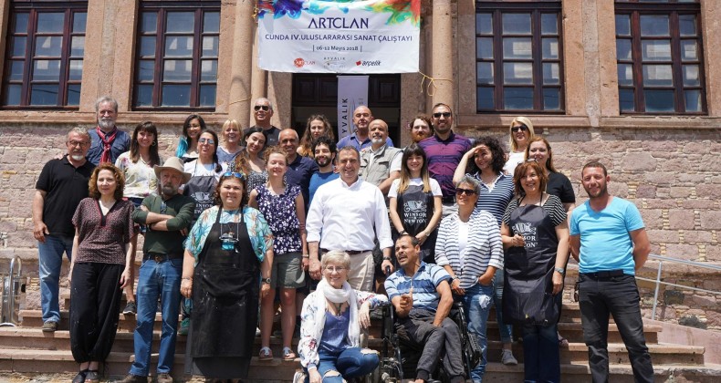 BAŞKAN GENÇER, ARTCLAN ÇALIŞTAYINI BEDENSEL ENGELLİ MUSTAFA ŞİMŞEK İLE GEZDİ