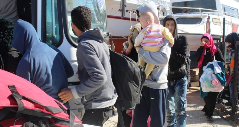 Ayvalık 49 Suriyeli göçmen denizde yakalandı