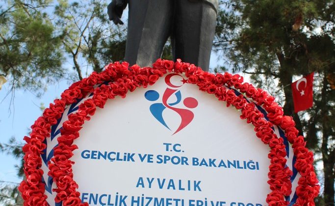 Ayvalık’ta 19 Mayıs Bayramı kutlandı