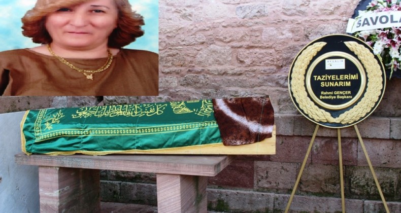 Oğlu tarafından boynuna telefon kablosuyla boğularak öldürülen kadının cenazesi toprağa verildi