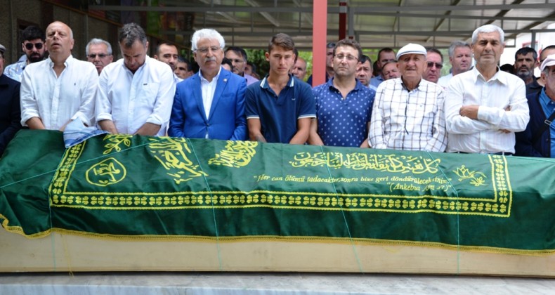 Cem Yılmaz’ın cenazesi yüzlerce insanı buluşturdu