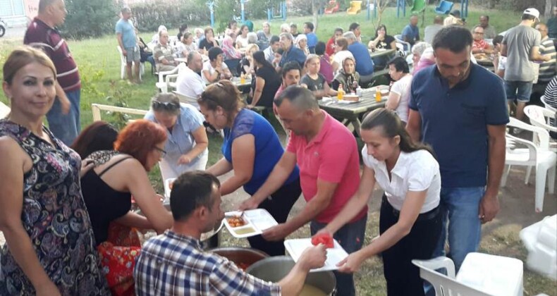 Ayvalık’ta engellilerden geleneksel iftar