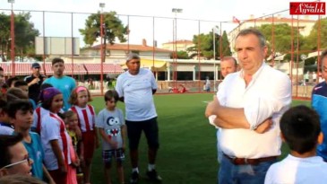 Mini Ayvalıkgücü Belediyespor futbolcuları başkan gençer ile buluştu