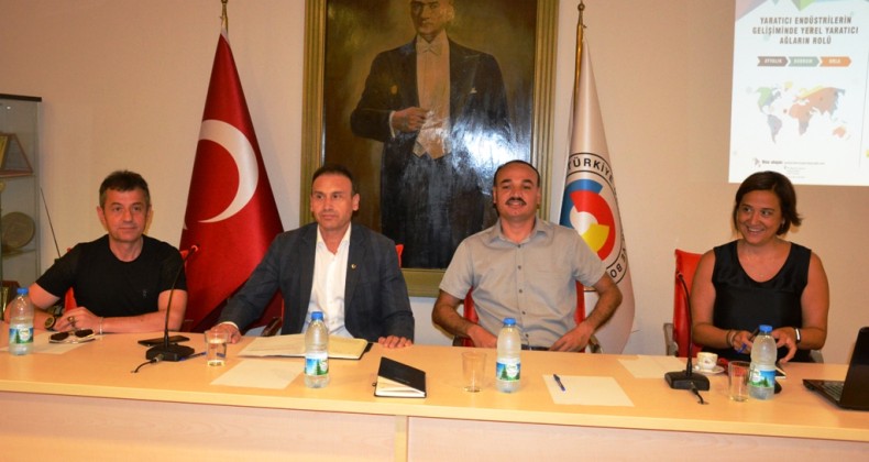 Ayvalık ATO’da, “Yaratıcı Endüstrilerin Gelişiminde Yerel Yaratıcı Ağların Rolü” anlatıldı
