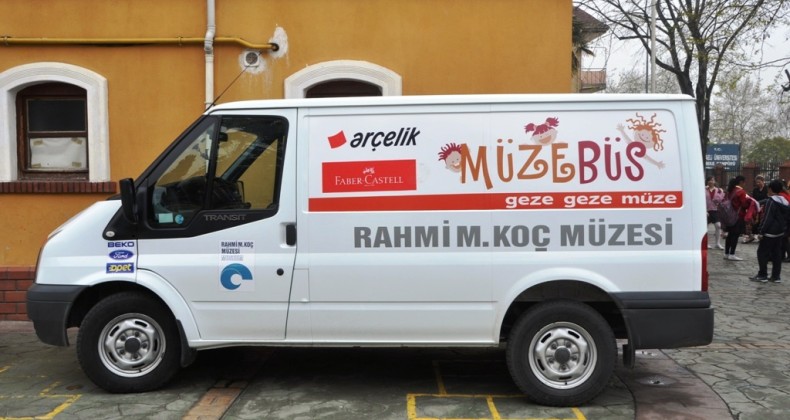 Rahmi M. Koç Müzesi’nin Gezici Müze Projesi “Müzebüs” Ayvalık’taydı
