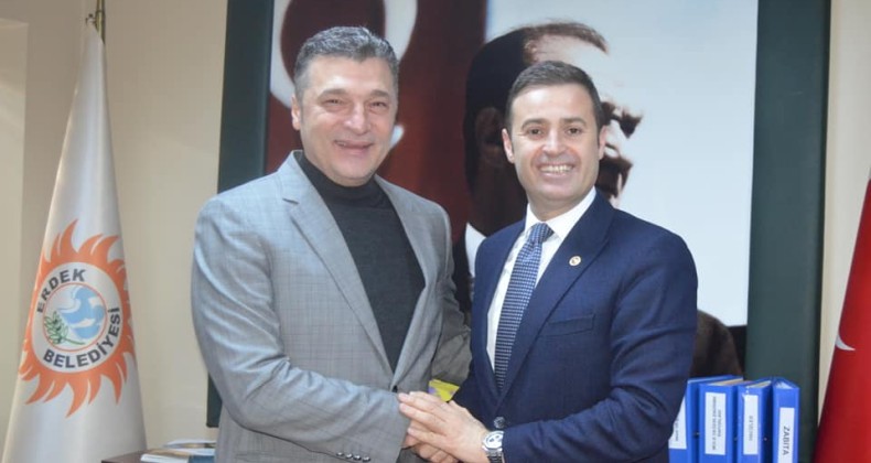 CHP BALIKESİR MİLLETVEKİLİ AHMET AKIN KOLLARI SIVADI:“BAŞKAN SARI İLE YİNE KAZANACAĞIZ”