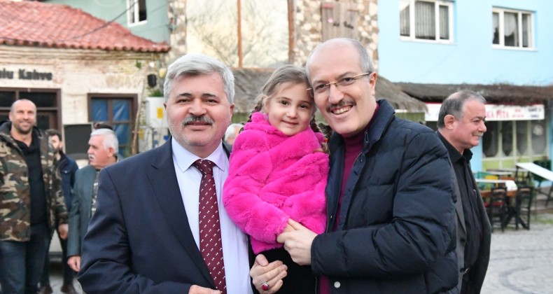 KAFAOĞLU AYVALIK’TA CUMHUR İTTİFAKI ADAYI BAŞARAN İLE BİRLİKTE VATANDAŞLARDAN OY İSTEDİ