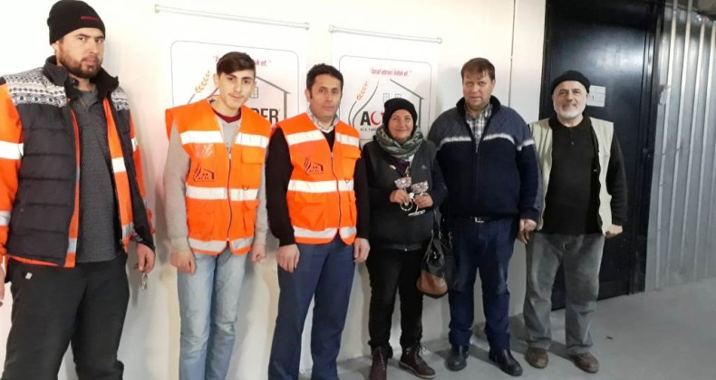 ‘Şefkatli Eller’ İstanbul-Ayvalık arasında mekik dokuyor