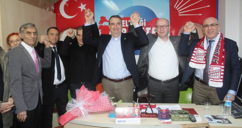 Ayvalık’ta Ok ile Gençer omuz omuza